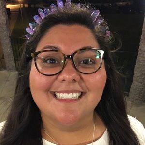 Meet your Posher, Evana